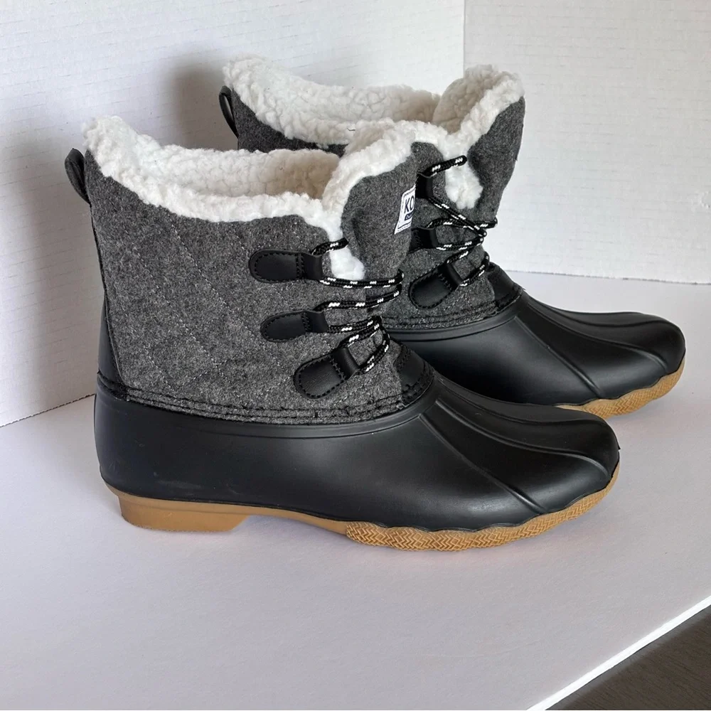 Kolili Duck Inspired Gray and Black Winter Boots Size 7 EUC Waterproof Insulated